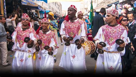 Gnawa Blues – Ein hypnotischer Fusion-Mix aus marokkanischen Klängen und amerikanischem Bluesfeeling